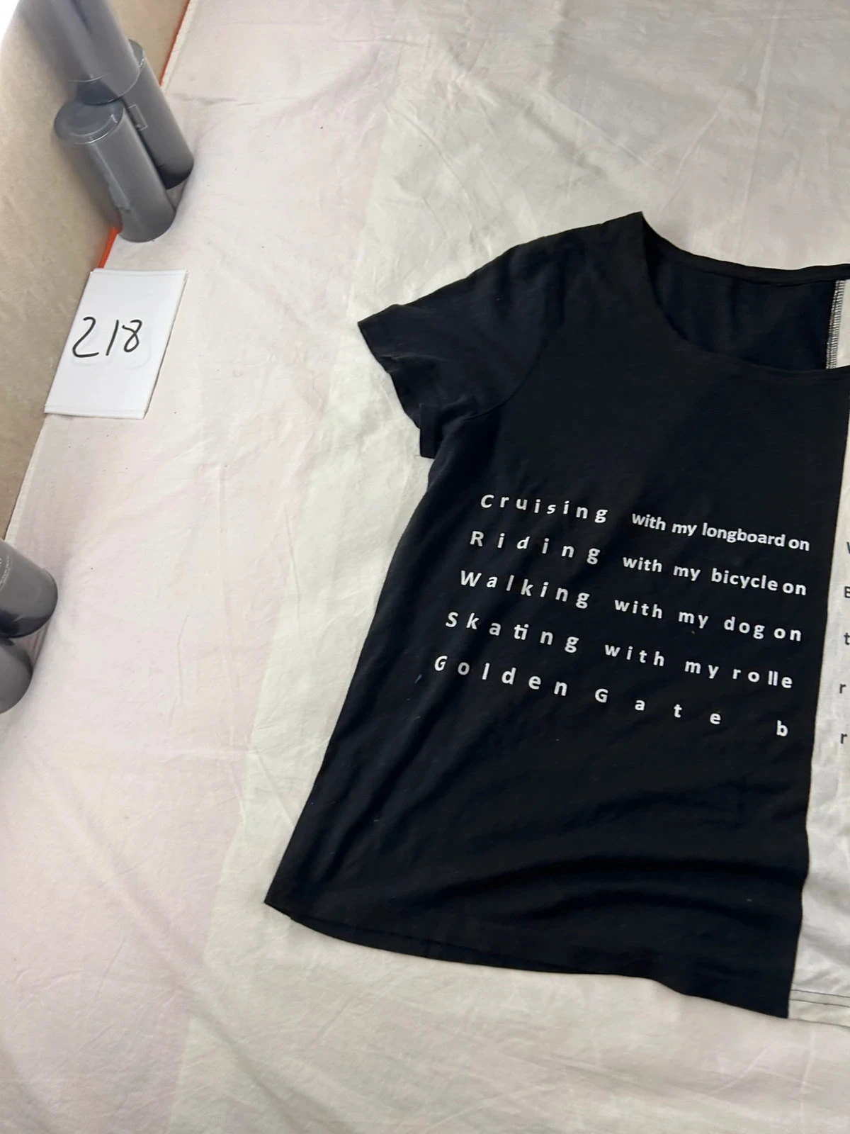 Zwart-wit vintage geprint t-shirt – photo 3